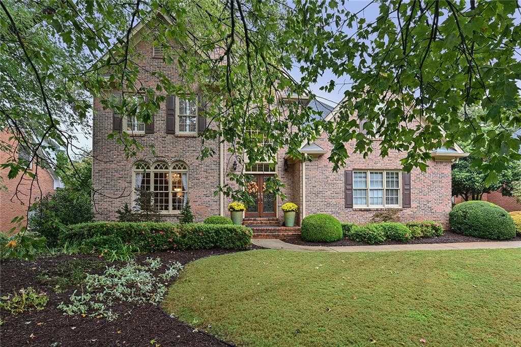 5 bedroom, 5 bathroom, 3,674 sq ft single family residence sold at 12345 Preserve Lane, Johns Creek, GA 30005