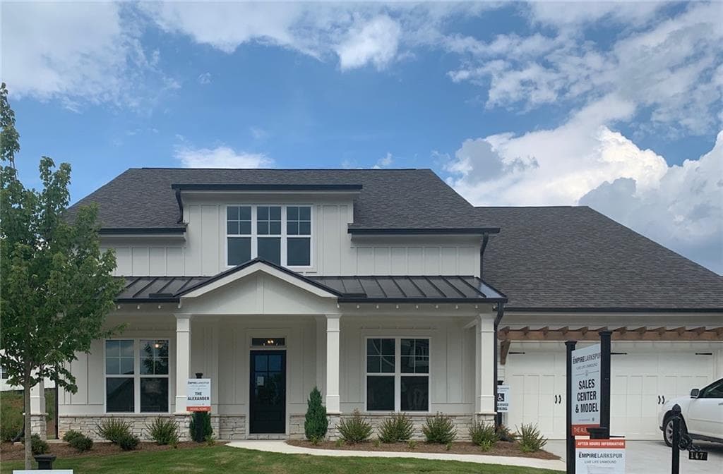 3 bedroom, 3 bathroom, 2,600 sq ft single family residence sold at 611 Foxhollow, Alpharetta, GA 30004