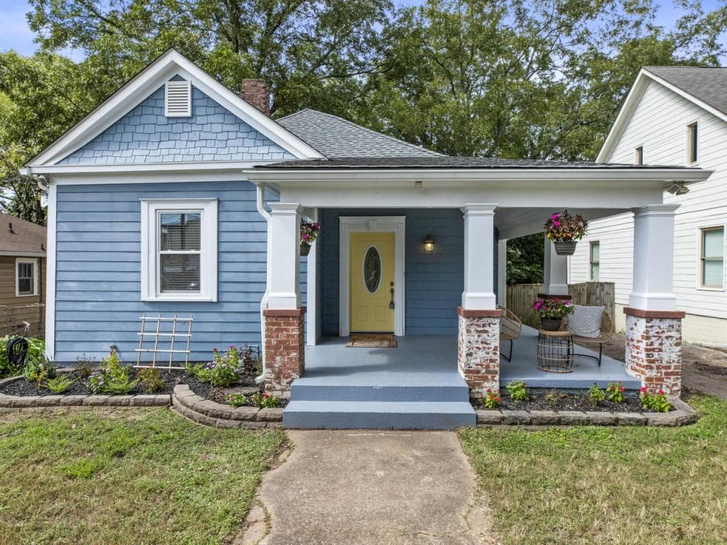 3 bedroom, 2 bathroom, 1,364 sq ft single family residence sold at 185 Eleanor Street, Atlanta, GA 30317