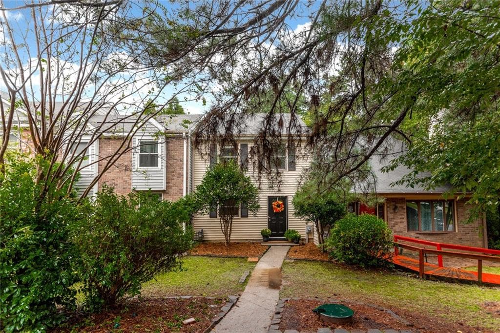 2 bedroom, 2 bathroom, 1,280 sq ft townhouse sold at 5033 Bell Drive, Smyrna, GA 30080