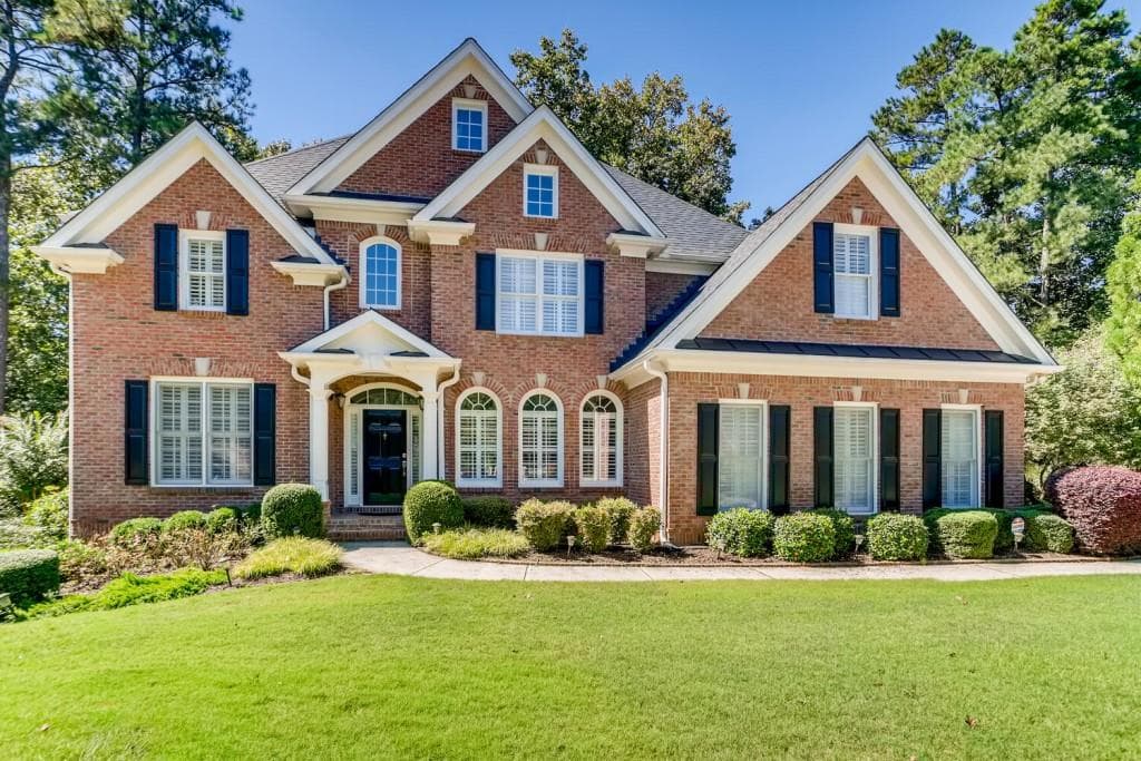 5 bedroom, 6 bathroom, 4,220 sq ft single family residence sold at 8020 Tangletree Way, Roswell, GA 30075