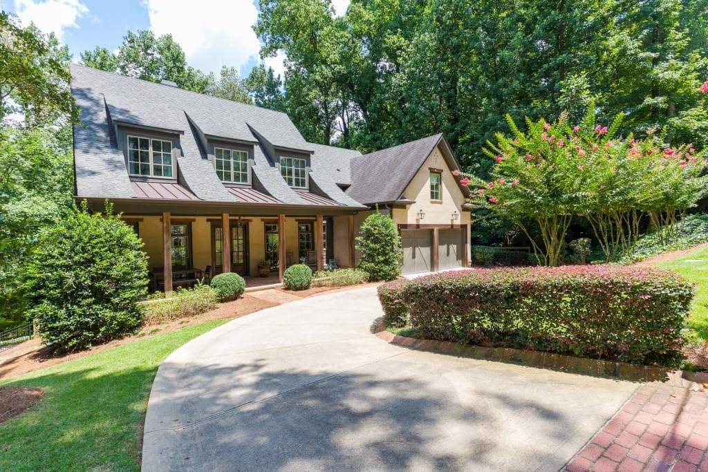 5 bedroom, 5 bathroom, 5,388 sq ft single family residence sold at 2595 Ridgewood Terrace, Atlanta, GA 30318
