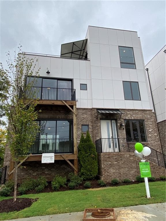 3 bedroom, 4 bathroom, 2,608 sq ft single family residence sold at 1316 Boyd Avenue, Atlanta, GA 30318
