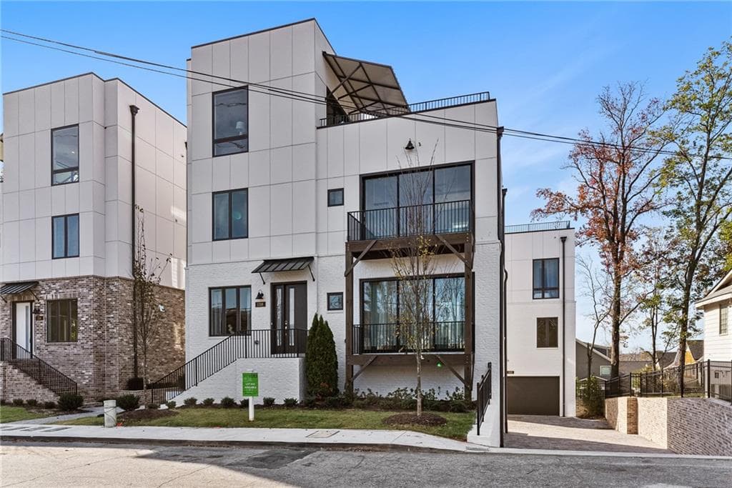 3 bedroom, 4 bathroom, 2,608 sq ft single family residence sold at 1318 Boyd Avenue, Atlanta, GA 30318