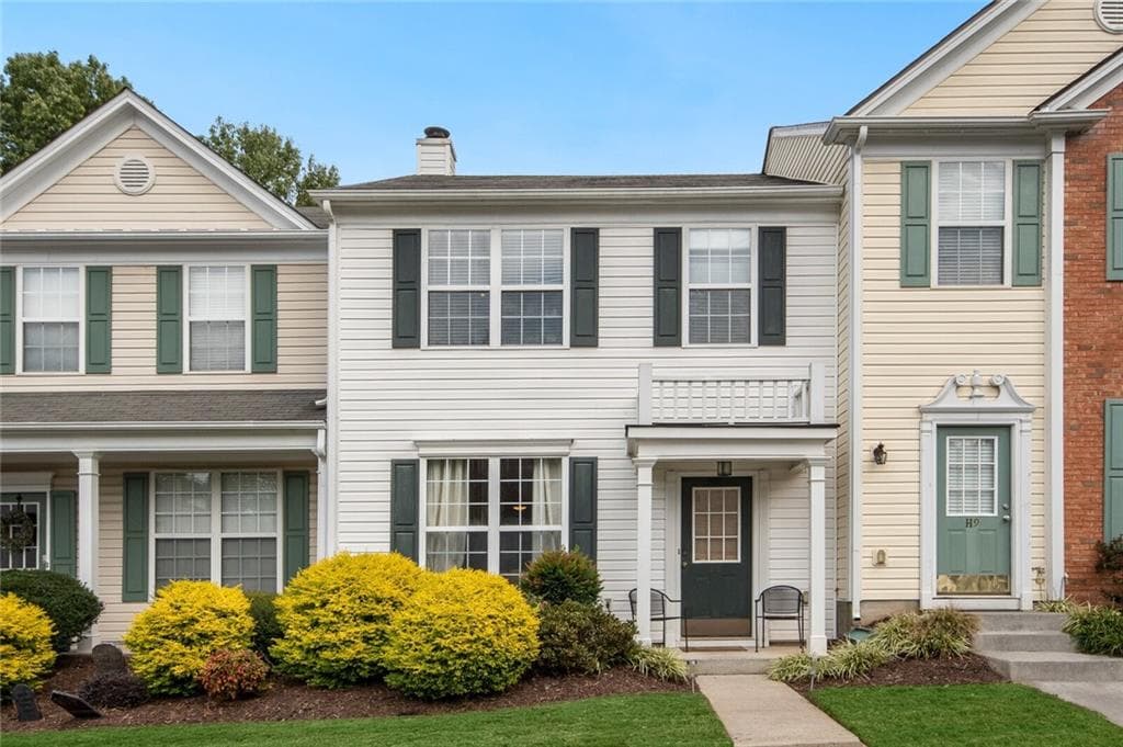 3 bedroom, 3 bathroom, 1,370 sq ft townhouse sold at 10900 Wittenridge Drive H8, Alpharetta, GA 30022