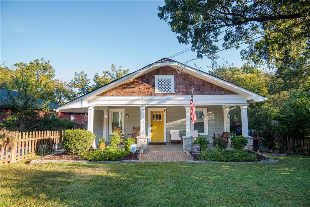 4 bedroom, 3 bathroom, 2,800 sq ft single family residence sold at 1516 Glenwood Avenue, Atlanta, GA 30316