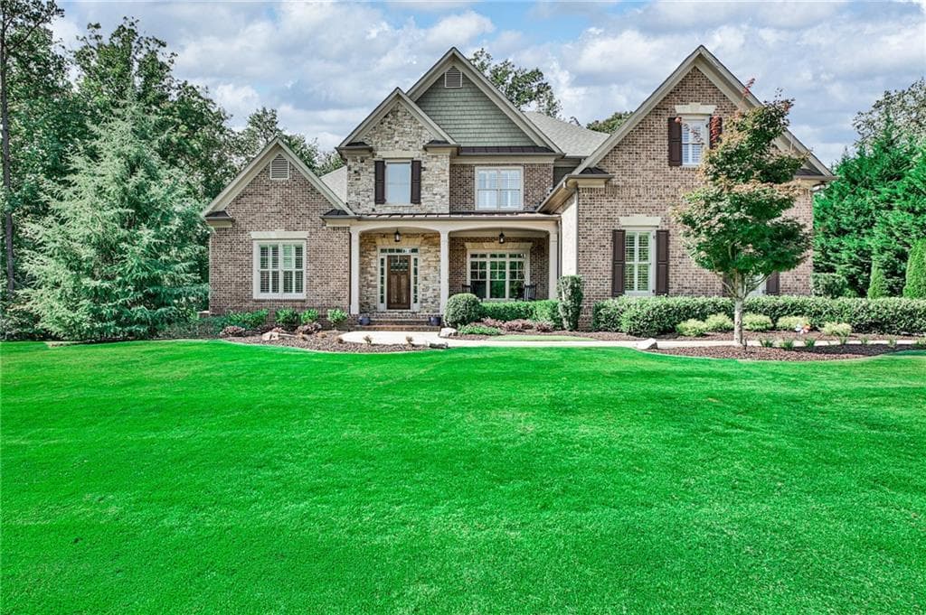 5 bedroom, 5 bathroom, 6,576 sq ft single family residence sold at 9112 Eves Circle, Roswell, GA 30076