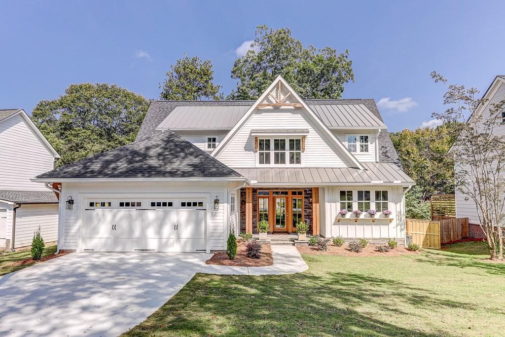 4 bedroom, 3 bathroom, 2,654 sq ft single family residence sold at 1221 Pierce Avenue, Smyrna, GA 30080