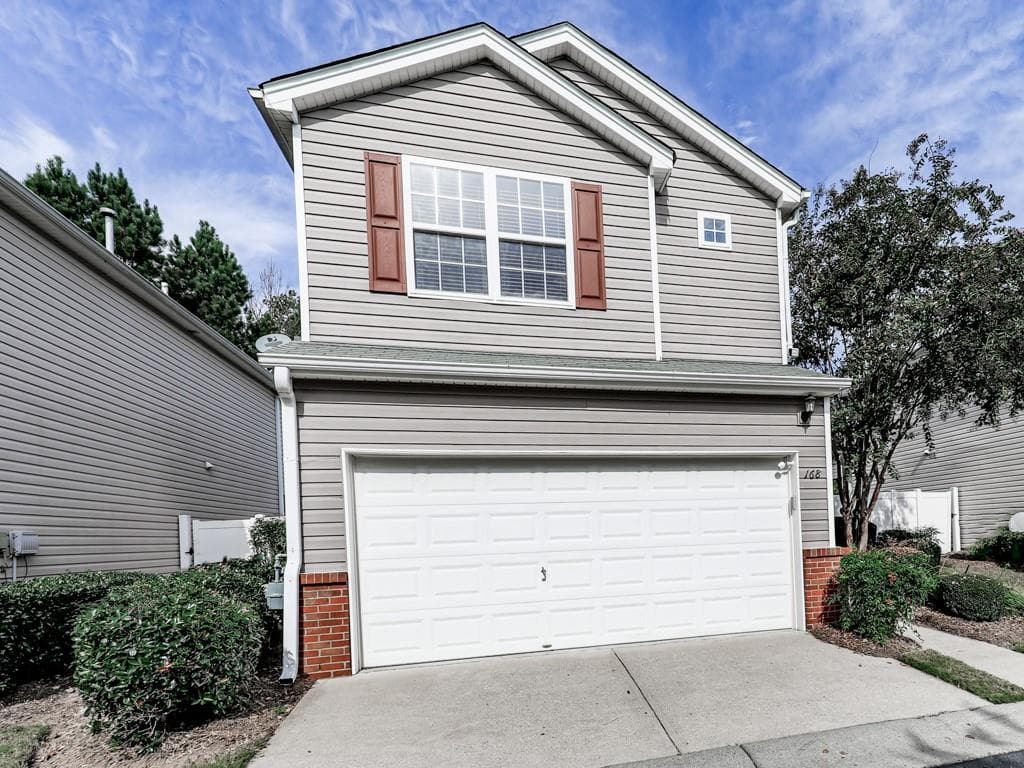 2 bedroom, 3 bathroom, 1,232 sq ft single family residence sold at 168 Swanee Lane, Woodstock, GA 30188