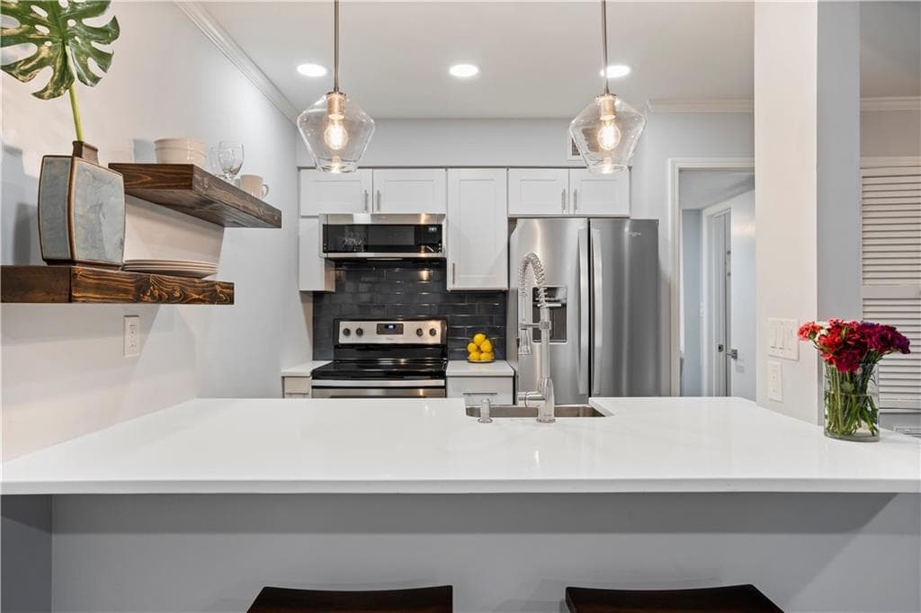 1 bedroom, 1 bathroom, 414 sq ft condominium sold at 75 Chaumont Square, Atlanta, GA 30327