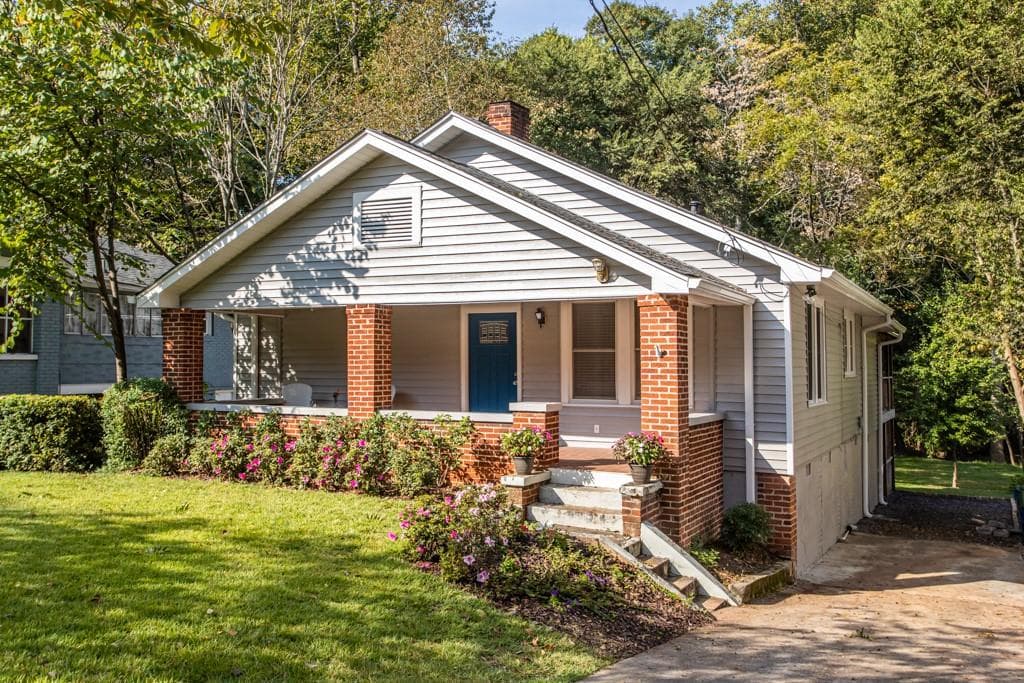 3 bedroom, 2 bathroom, 1,344 sq ft single family residence sold at 1005 Woodland Avenue, Atlanta, GA 30316