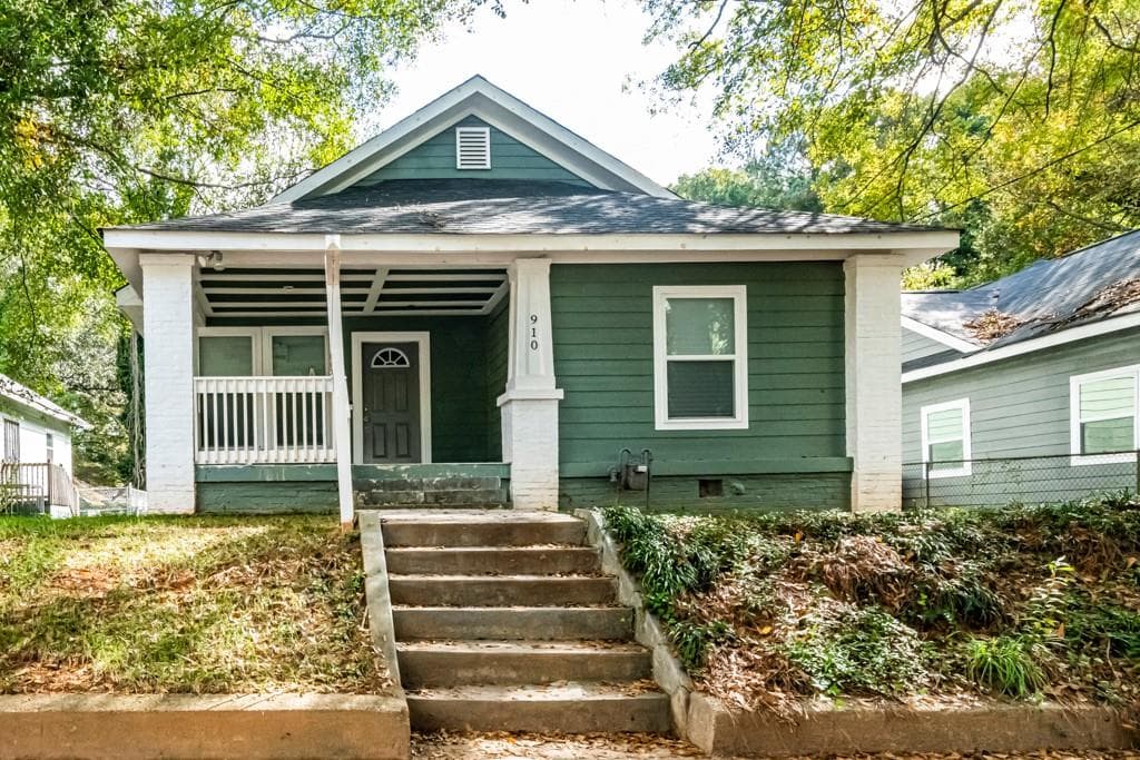 3 bedroom, 2 bathroom, 1,782 sq ft single family residence sold at 910 Gaston Street, Atlanta, GA 30310
