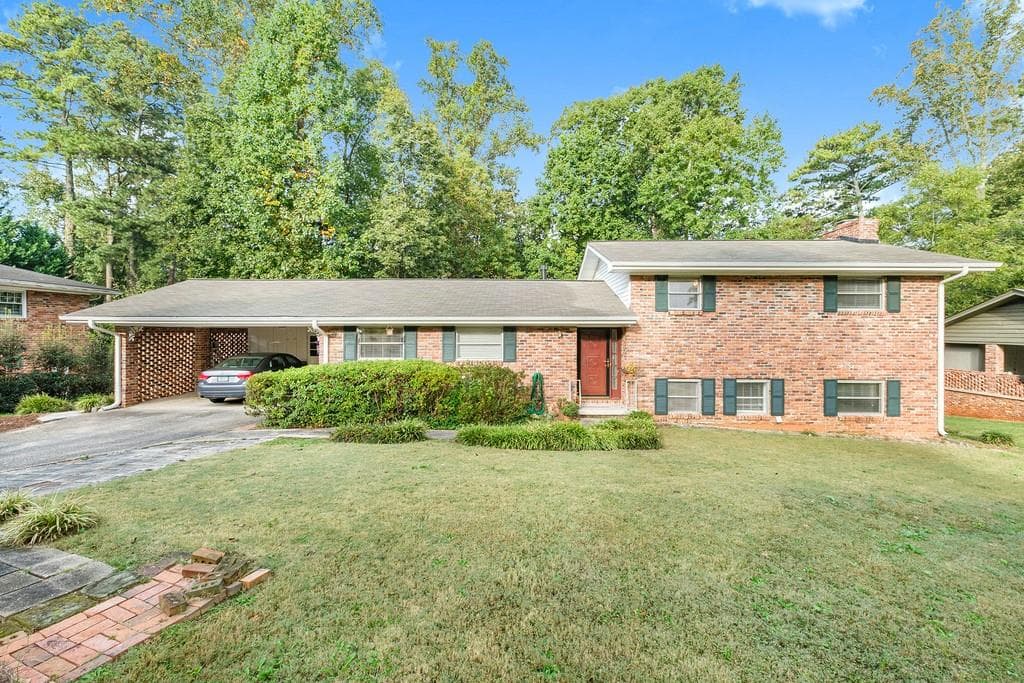 1674 Stonecliff Drive, Decatur, GA 30033 — most recent listing photo