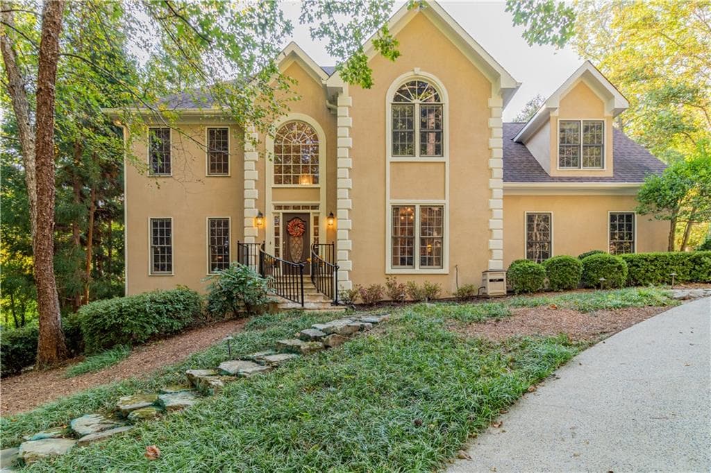 5 bedroom, 5 bathroom, 6,100 sq ft single family residence sold at 10440 Shallowford Road, Roswell, GA 30075