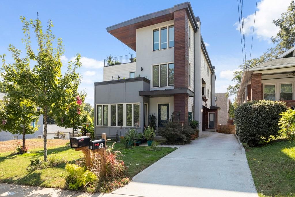 4 bedroom, 4 bathroom, 2,596 sq ft townhouse sold at 543 Winton Terrace B, Atlanta, GA 30308
