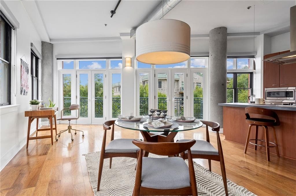2 bedroom, 2 bathroom, 1,763 sq ft condominium sold at 1058 Piedmont Avenue 304, Atlanta, GA 30309