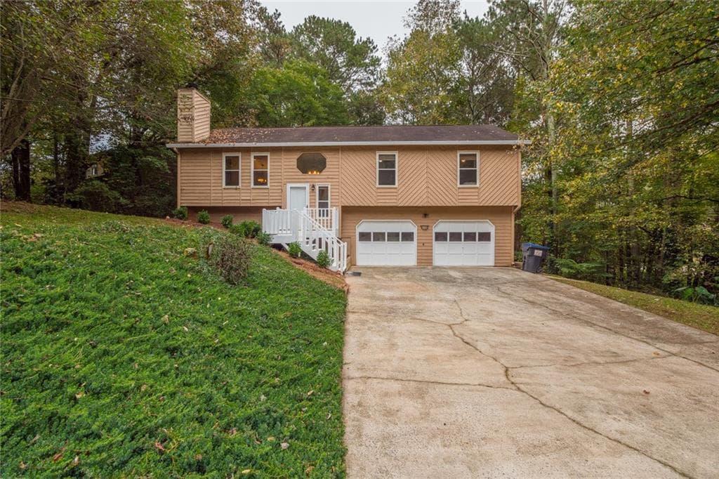 512 Hollow Court, Woodstock, GA 30189 — most recent listing photo