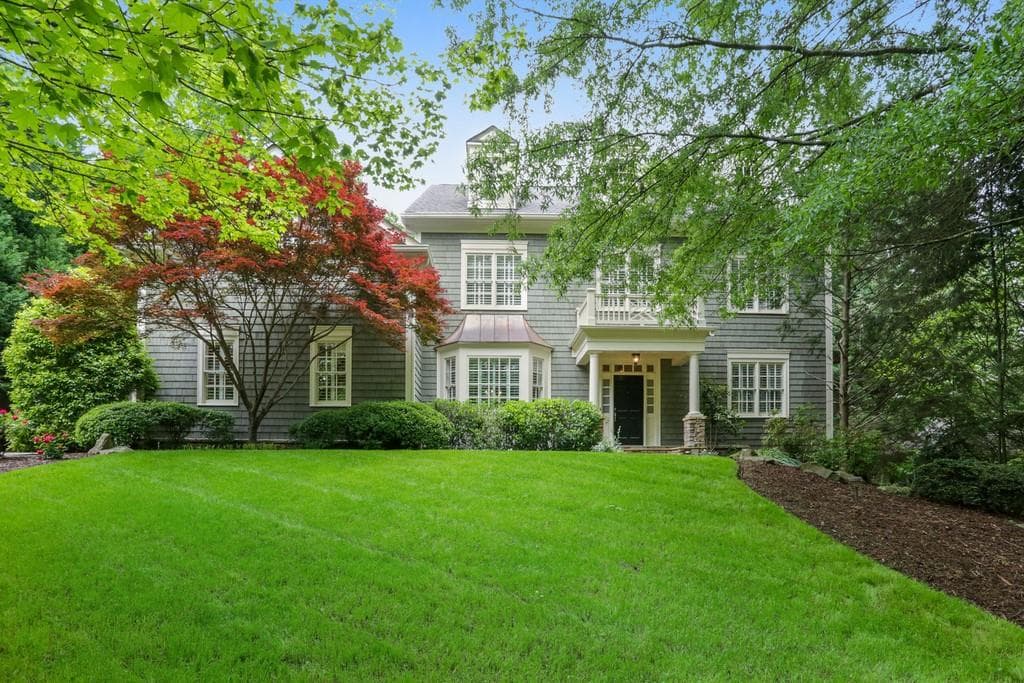 6 bedroom, 5 bathroom, 6,170 sq ft single family residence sold at 4453 Jett Road, Atlanta, GA 30327