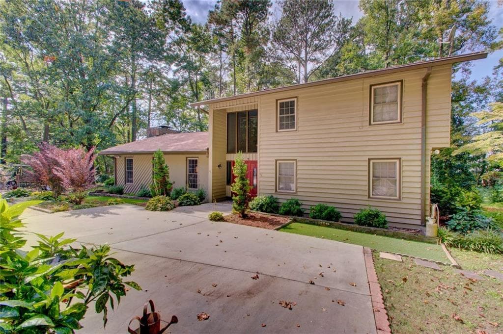 4 bedroom, 3 bathroom, 3,010 sq ft single family residence sold at 865 Lawrenceville Highway, Lawrenceville, GA 30046