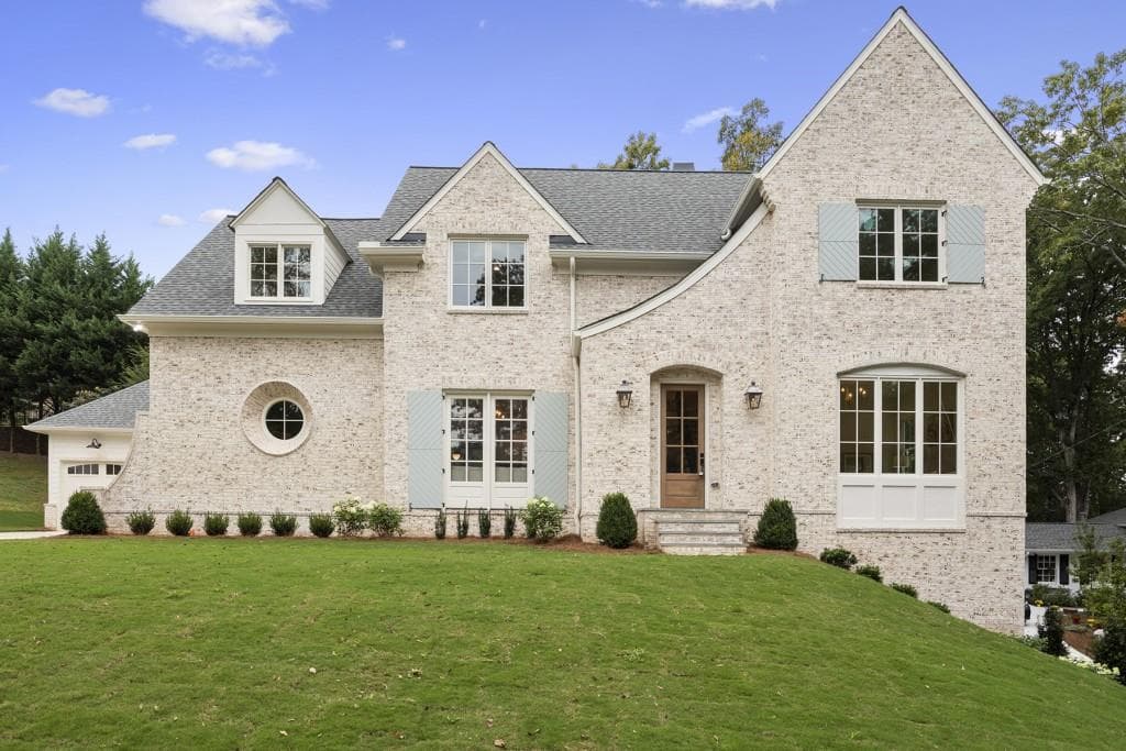 5 bedroom, 5 bathroom, 3,500 sq ft single family residence sold at 2370 Honeysuckle Lane, Smyrna, GA 30080