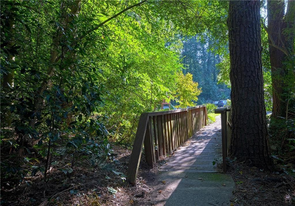 2,728 sq ft single family residence sold at 3471 THORNEWOOD Drive, Atlanta, GA 30341