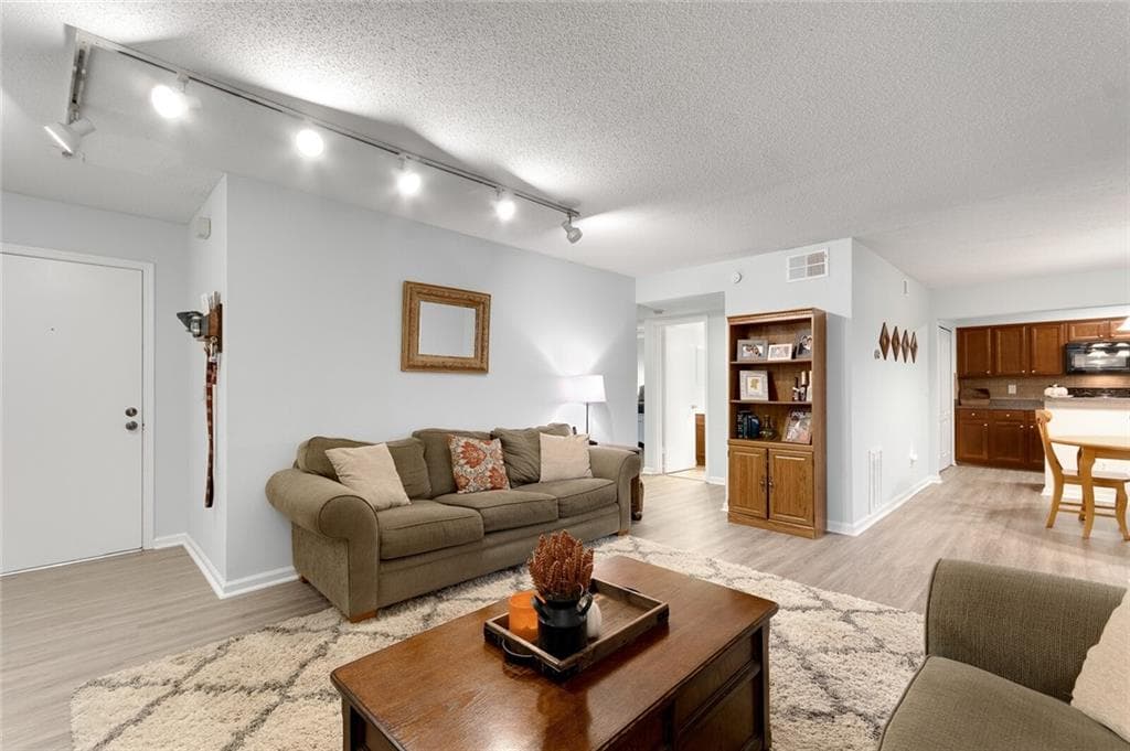 2 bedroom, 2 bathroom, 1,273 sq ft condominium sold at 31 Arpege Way, Atlanta, GA 30327