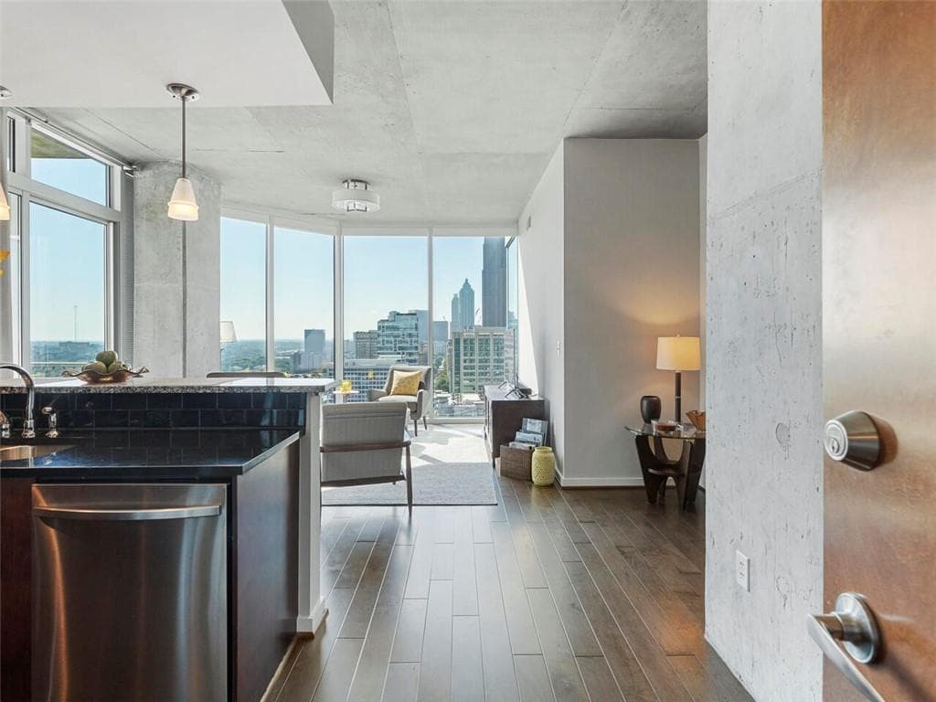 2 bedroom, 2 bathroom, 1,356 sq ft condominium sold at 860 Peachtree Street 2202, Atlanta, GA 30308