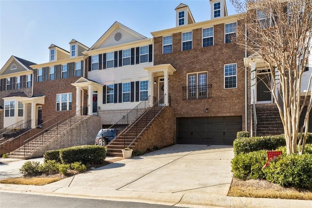 4 bedroom, 4 bathroom, 2,497 sq ft townhouse sold at 4212 Laurel Creek Court 6, Smyrna, GA 30080