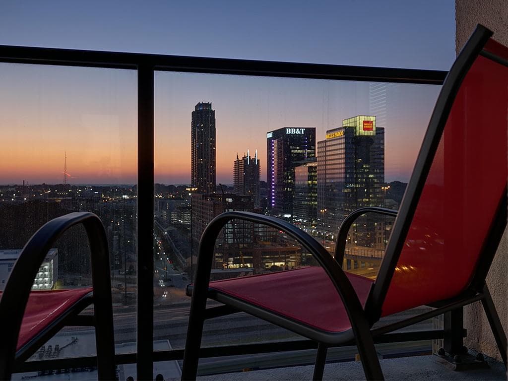 1 bedroom, 1 bathroom, 645 sq ft condominium sold at 1280 W Peachtree Street 2104, Atlanta, GA 30309