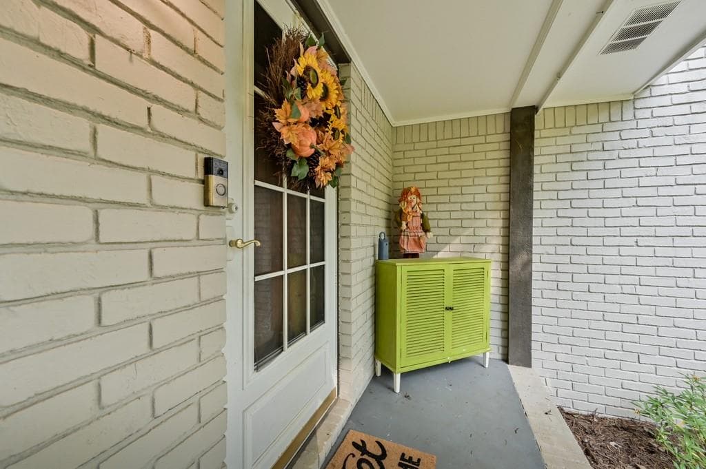 4 bedroom, 3 bathroom, 2,349 sq ft single family residence sold at 2004 Walton Woods Circle, Tucker, GA 30084
