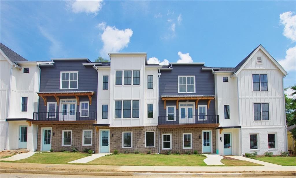 3 bedroom, 4 bathroom townhouse sold at 3458 ELKINS Street, Hapeville, GA 30354