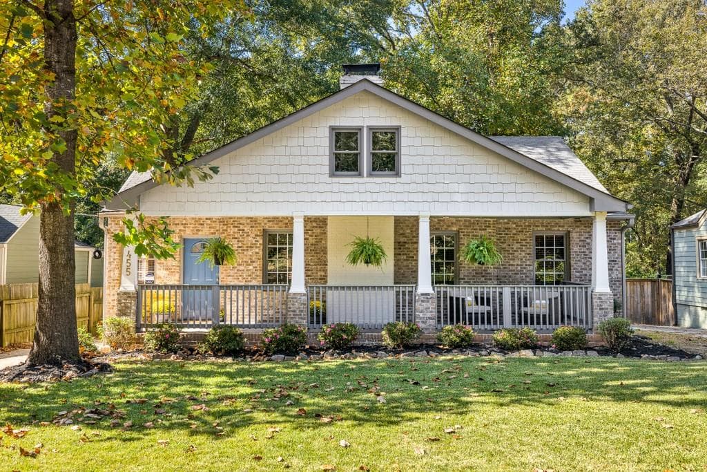 3 bedroom, 3 bathroom, 1,989 sq ft single family residence sold at 455 S Howard Street, Atlanta, GA 30317