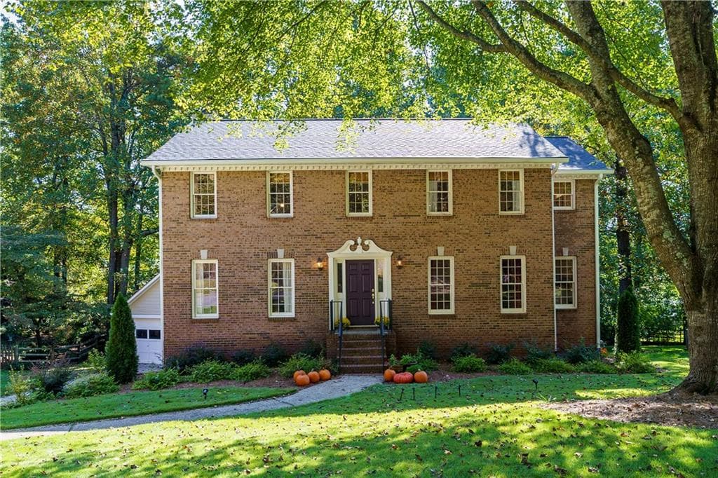 4 bedroom, 3 bathroom, 2,788 sq ft single family residence sold at 2844 Windsor Oaks Trace, Marietta, GA 30066