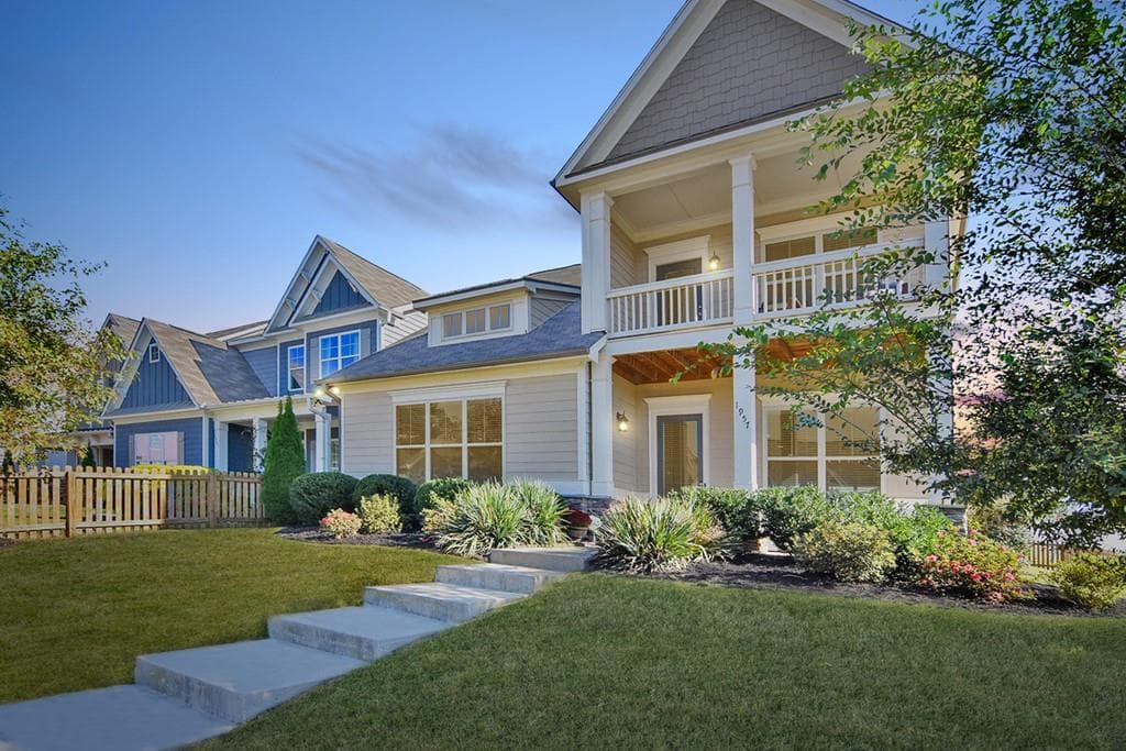 3 bedroom, 3 bathroom, 2,456 sq ft single family residence sold at 1957 Boyd Trace Lane, Atlanta, GA 30318