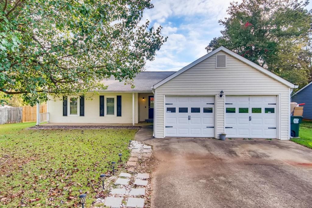 220 Colemans Bluff Drive, Woodstock, GA 30188 — most recent listing photo