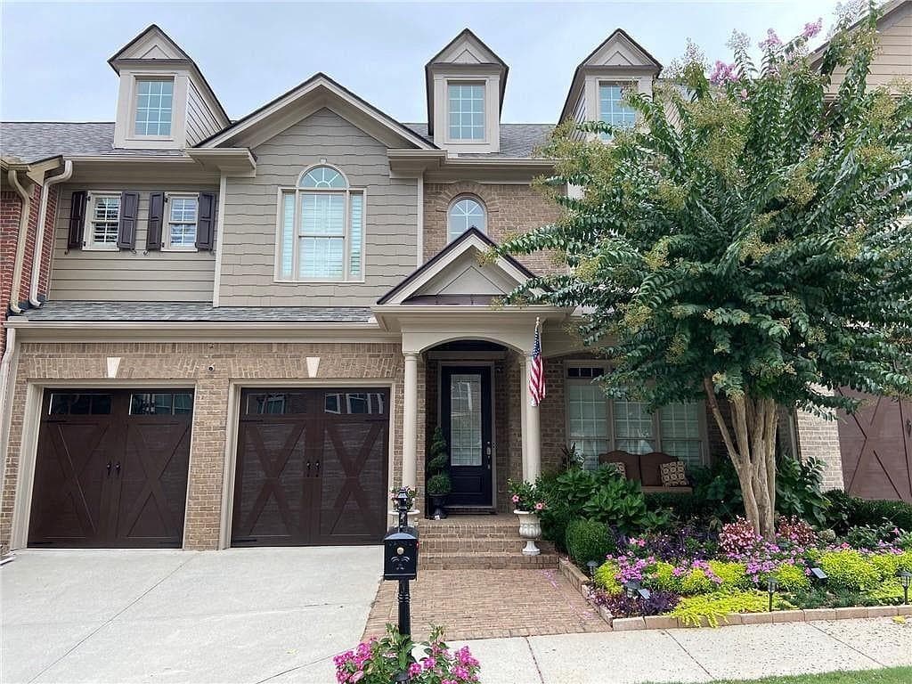 4 bedroom, 6 bathroom, 5,426 sq ft townhouse sold at 10565 Arlington Point, Alpharetta, GA 30022