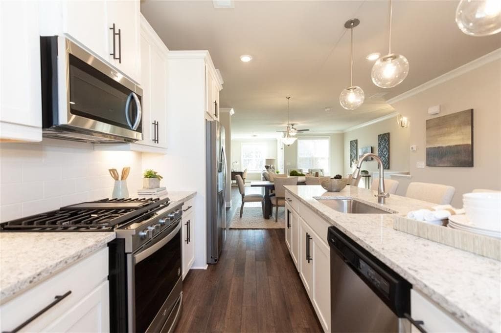 3 bedroom, 4 bathroom, 1,903 sq ft townhouse sold at 420 Bishop Lane 29, Woodstock, GA 30188