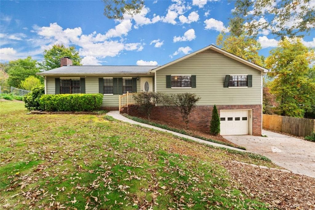4 bedroom, 3 bathroom, 2,493 sq ft single family residence sold at 135 Chickasaw Run, Woodstock, GA 30188