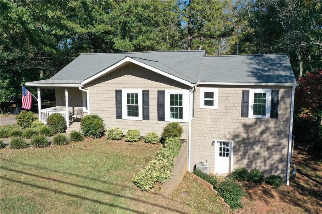 3 bedroom, 2 bathroom, 2,553 sq ft single family residence sold at 610 Lovejoy Lane, Woodstock, GA 30189
