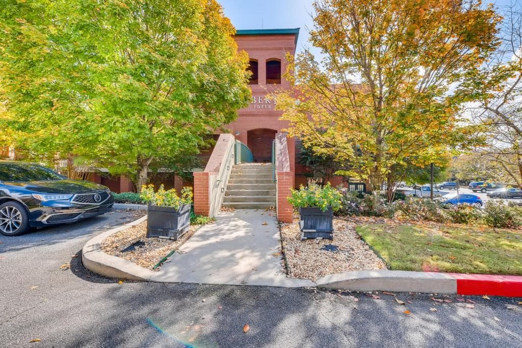 2 bedroom, 2 bathroom, 1,358 sq ft condominium sold at 1732 Liberty Lane, Roswell, GA 30075