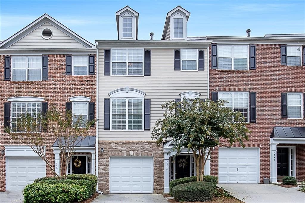 3 bedroom, 4 bathroom, 1,878 sq ft townhouse sold at 3544 Chattahoochee Summit Lane 28, Atlanta, GA 30339