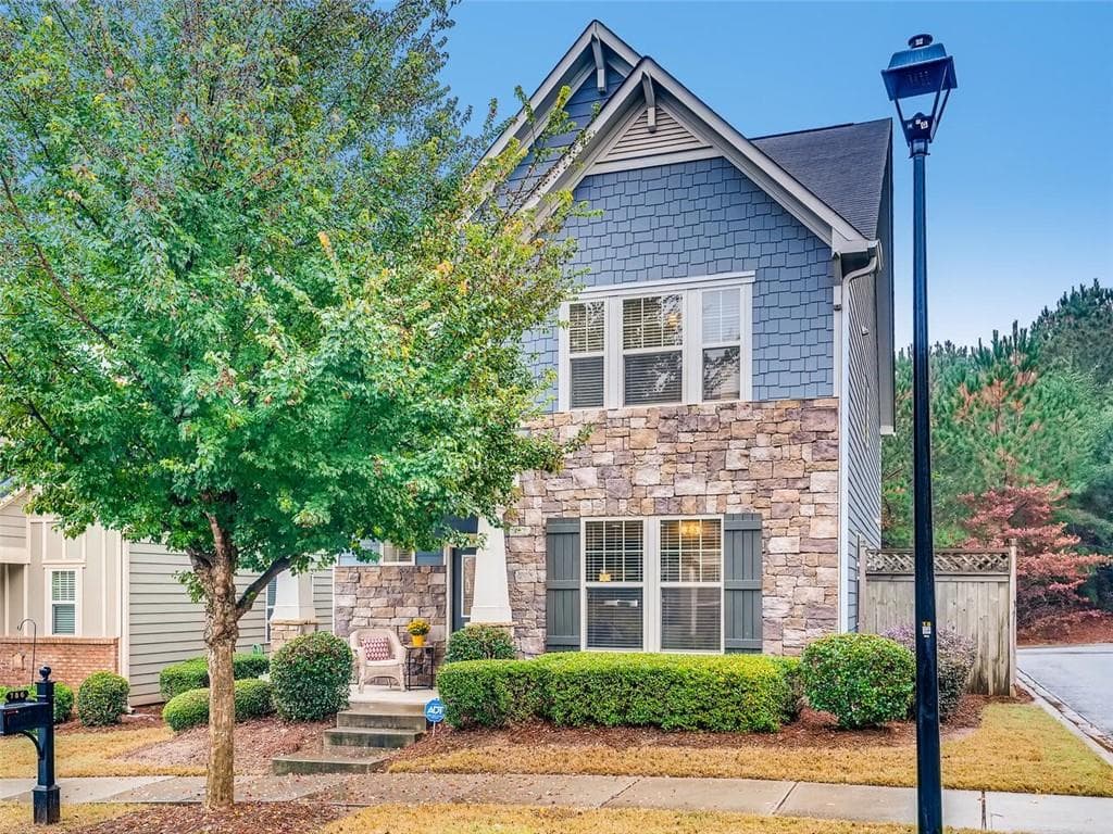 3 bedroom, 3 bathroom, 1,915 sq ft single family residence sold at 786 Village Field Court, Suwanee, GA 30024