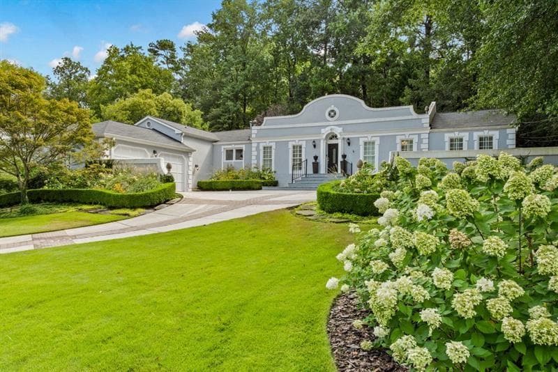 3 bedroom, 4 bathroom, 2,587 sq ft single family residence sold at 3293 Pinestream Road, Atlanta, GA 30327