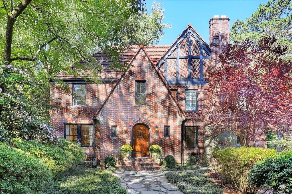 4 bedroom, 4 bathroom, 3,779 sq ft single family residence sold at 684 E Pelham Road, Atlanta, GA 30324