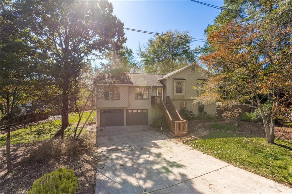 4 bedroom, 3 bathroom, 1,442 sq ft single family residence sold at 5077 Ravenwood Drive, Marietta, GA 30066