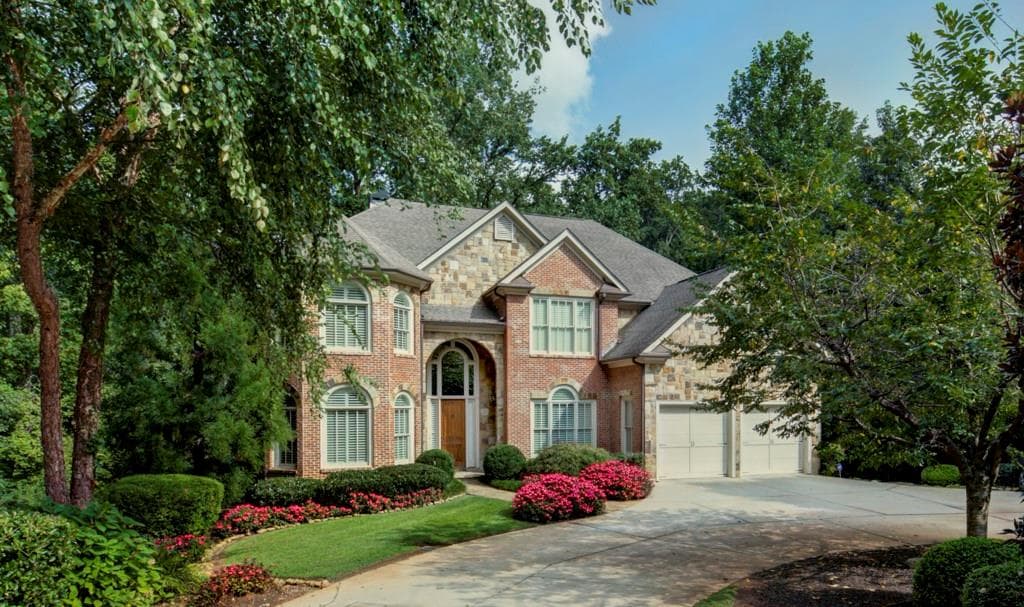 4869 Lake Forrest Drive, Sandy Springs, GA 30342 — most recent listing photo