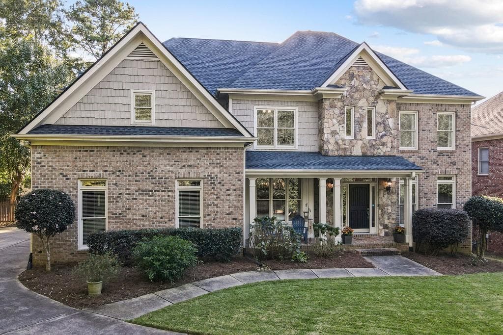 5 bedroom, 5 bathroom, 4,877 sq ft single family residence sold at 2915 Gabi Lane, Atlanta, GA 30329