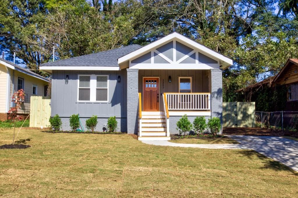 3 bedroom, 2 bathroom, 1,335 sq ft single family residence sold at 1283 Oakland Terrace, Atlanta, GA 30310