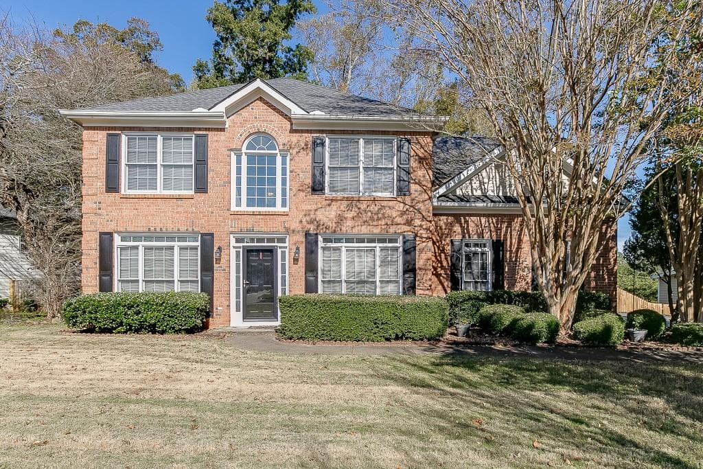 4 bedroom, 3 bathroom, 2,046 sq ft single family residence sold at 5570 Kennemore Drive, Alpharetta, GA 30004