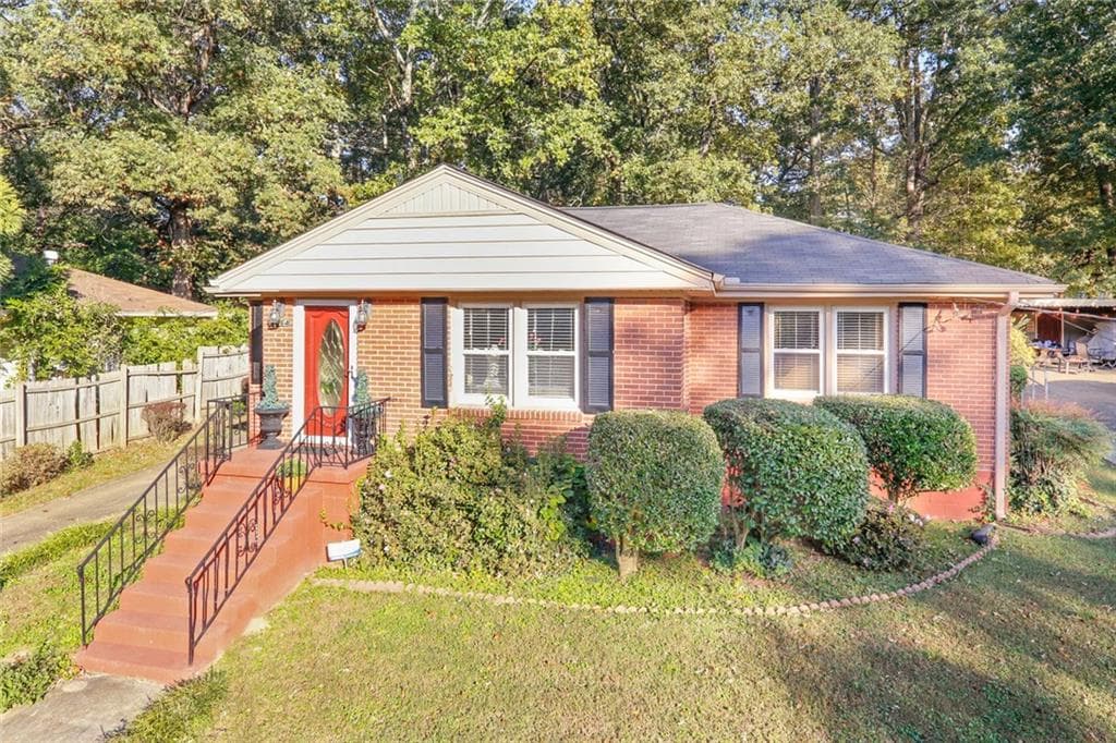 3 bedroom, 2 bathroom, 1,183 sq ft single family residence sold at 2064 Edgemore Drive, Atlanta, GA 30316